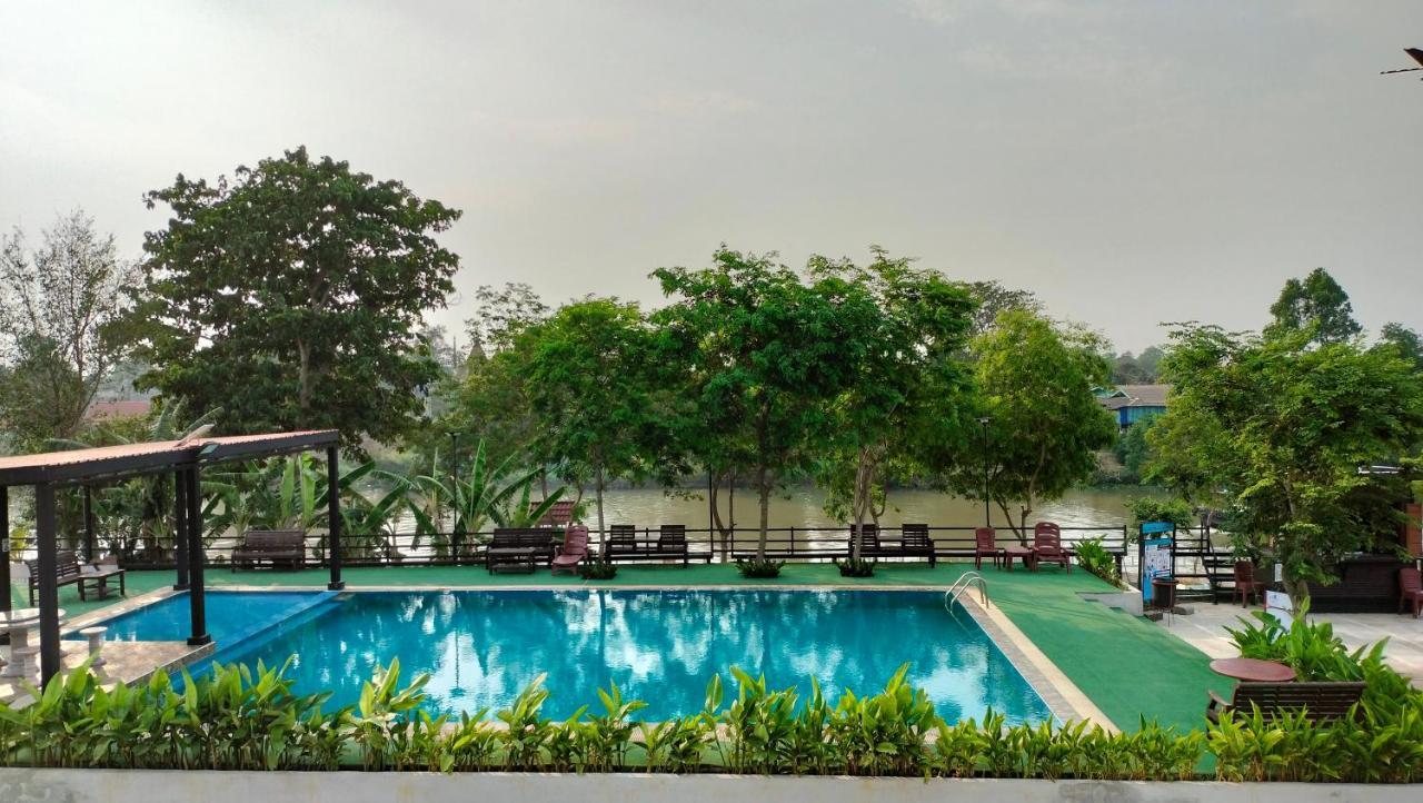 Toh Buk Seng Ayutthaya Hotel Esterno foto