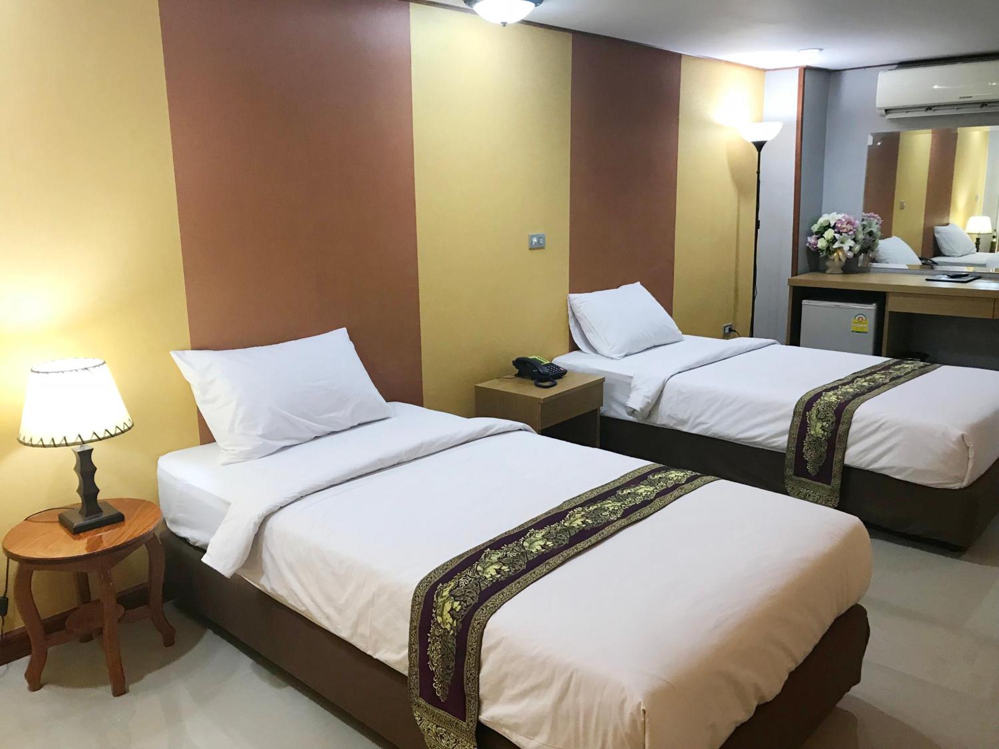 Toh Buk Seng Ayutthaya Hotel Esterno foto