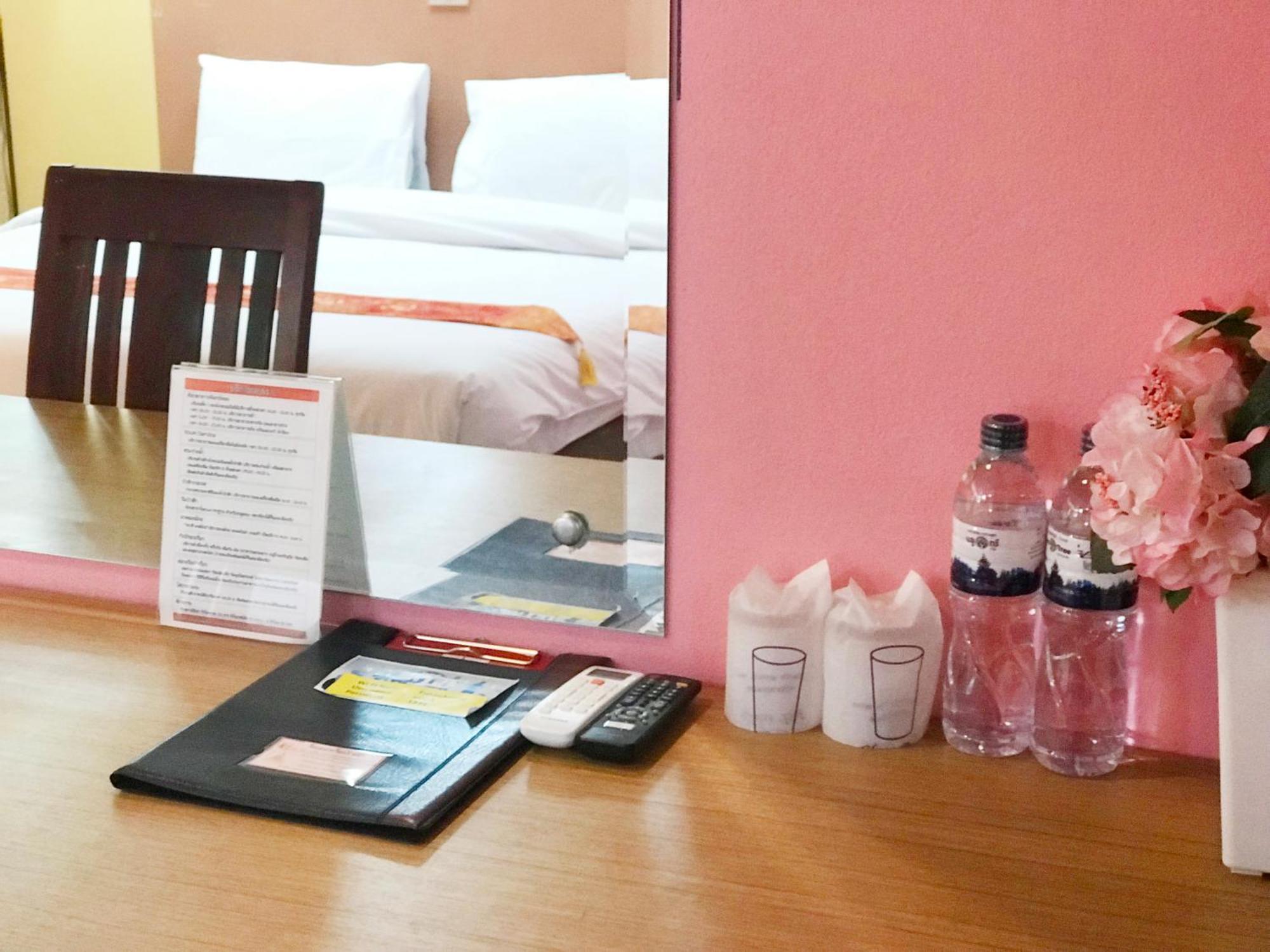 Toh Buk Seng Ayutthaya Hotel Esterno foto