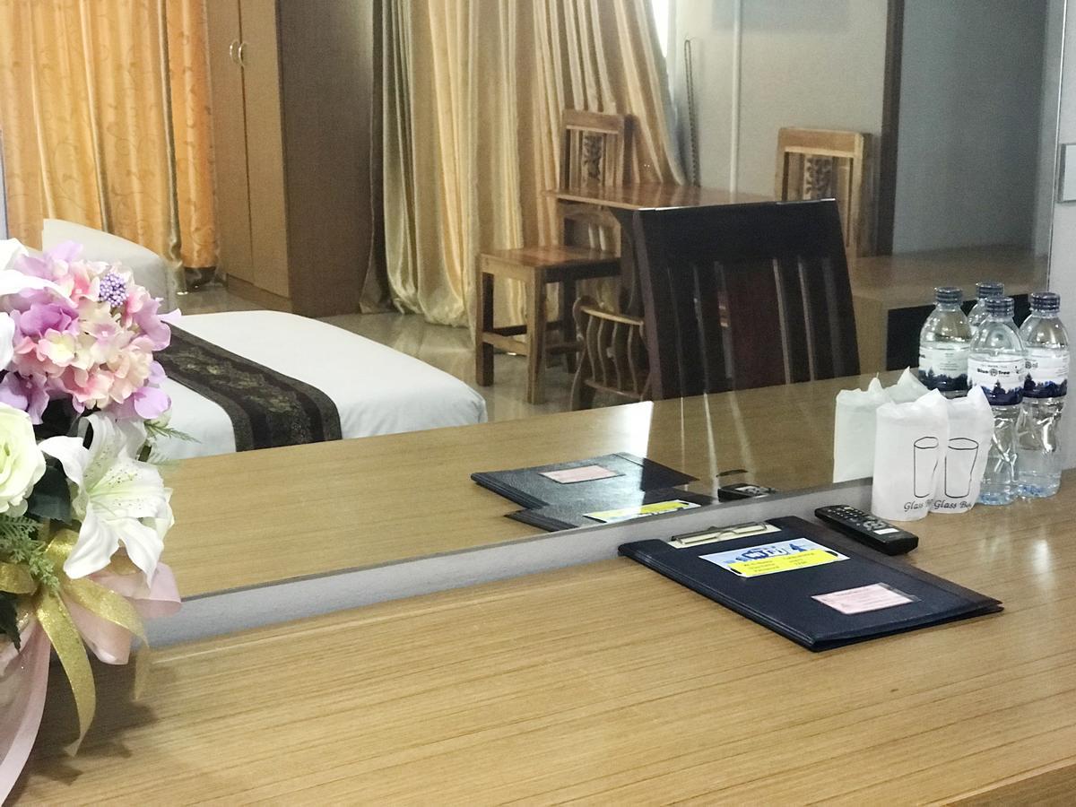 Toh Buk Seng Ayutthaya Hotel Esterno foto