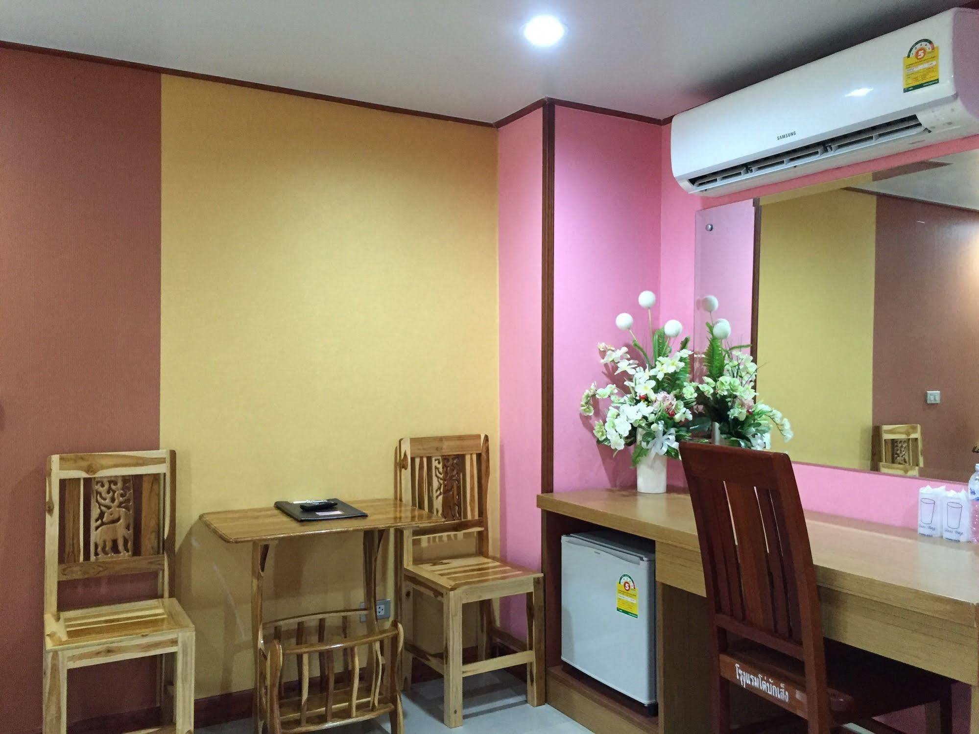 Toh Buk Seng Ayutthaya Hotel Esterno foto