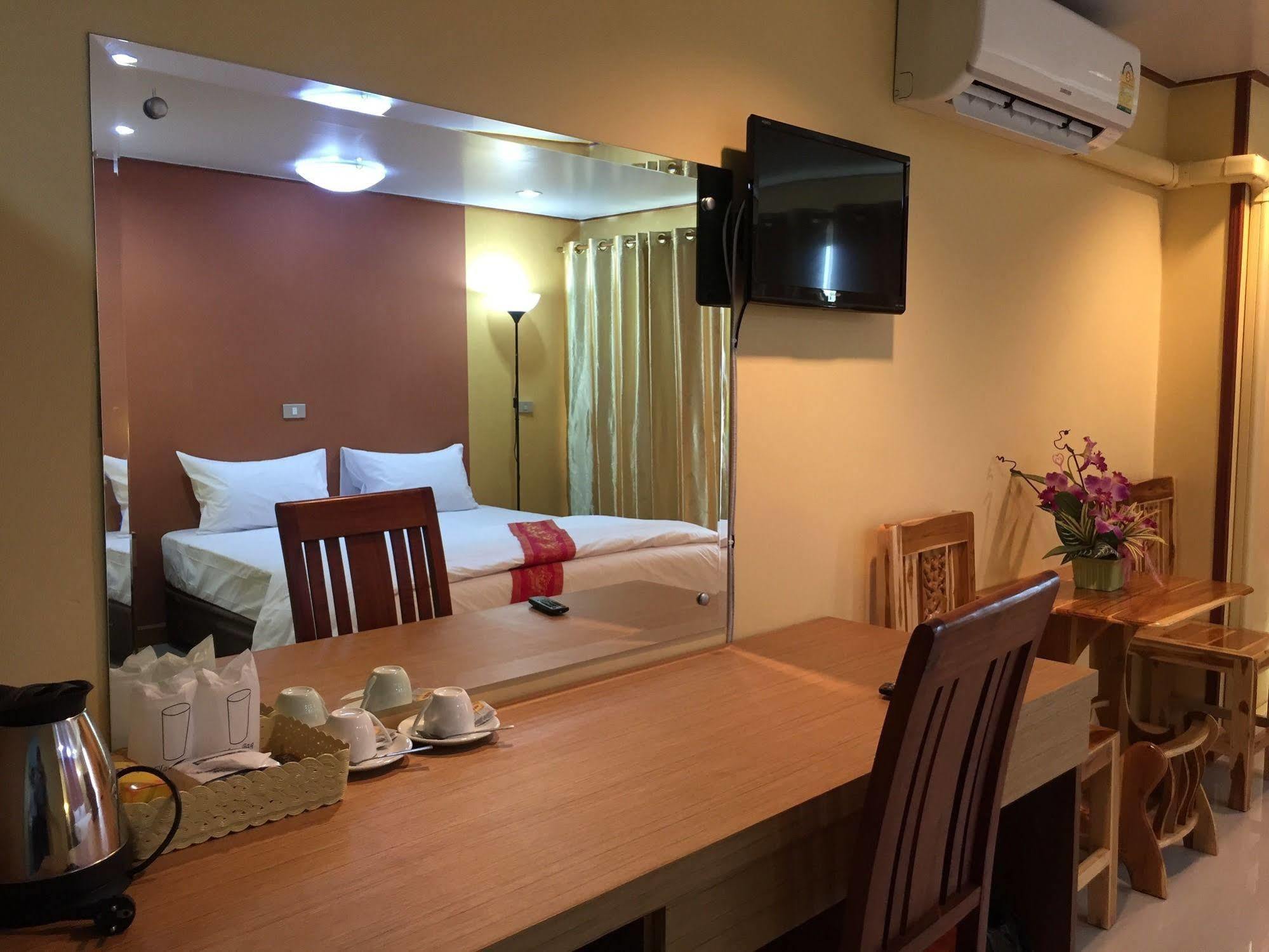 Toh Buk Seng Ayutthaya Hotel Esterno foto