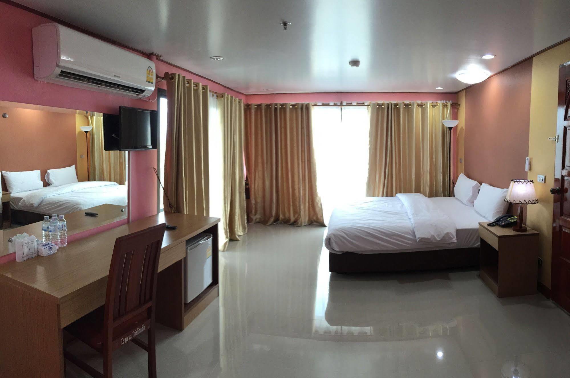 Toh Buk Seng Ayutthaya Hotel Esterno foto