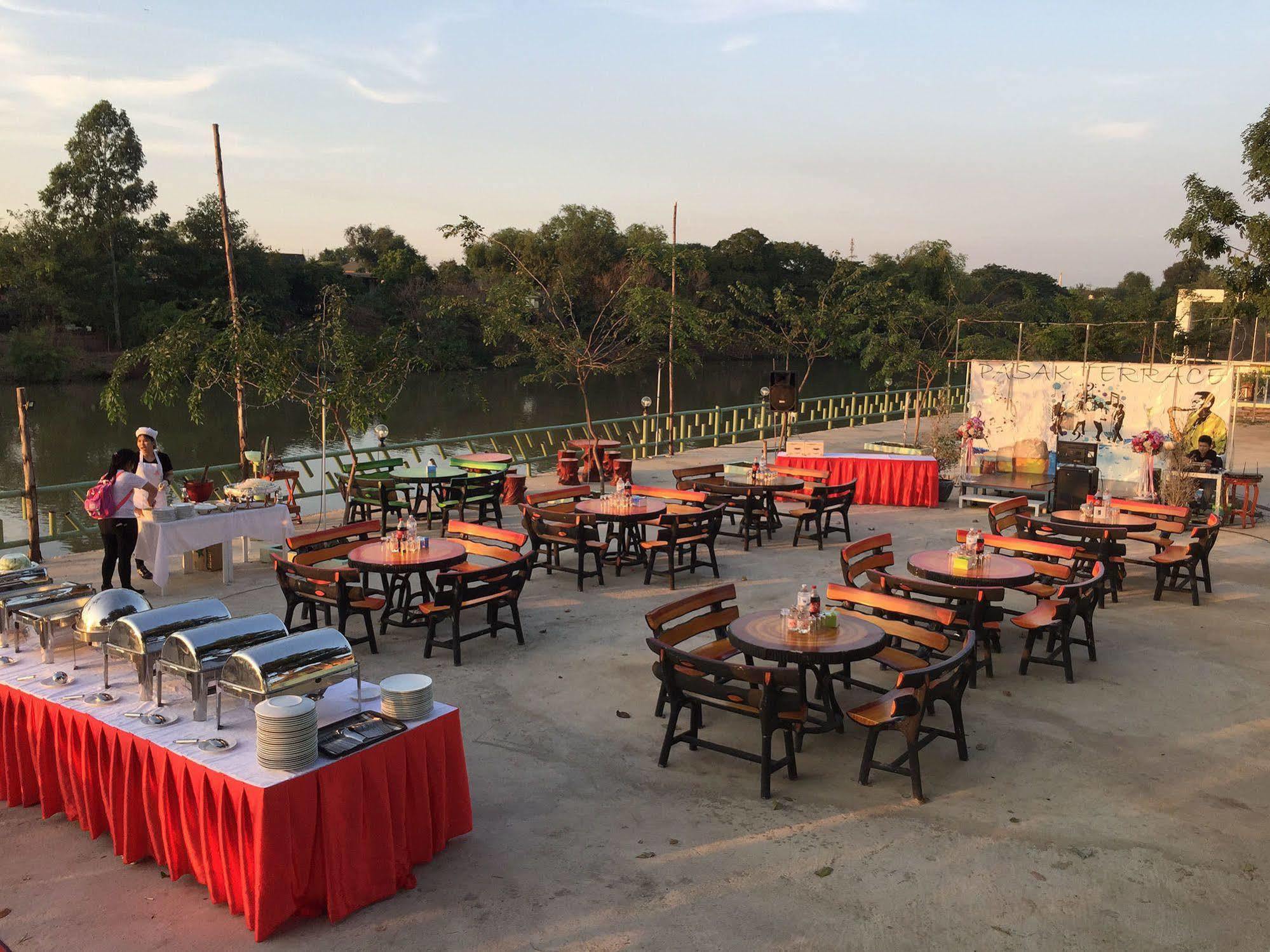 Toh Buk Seng Ayutthaya Hotel Esterno foto