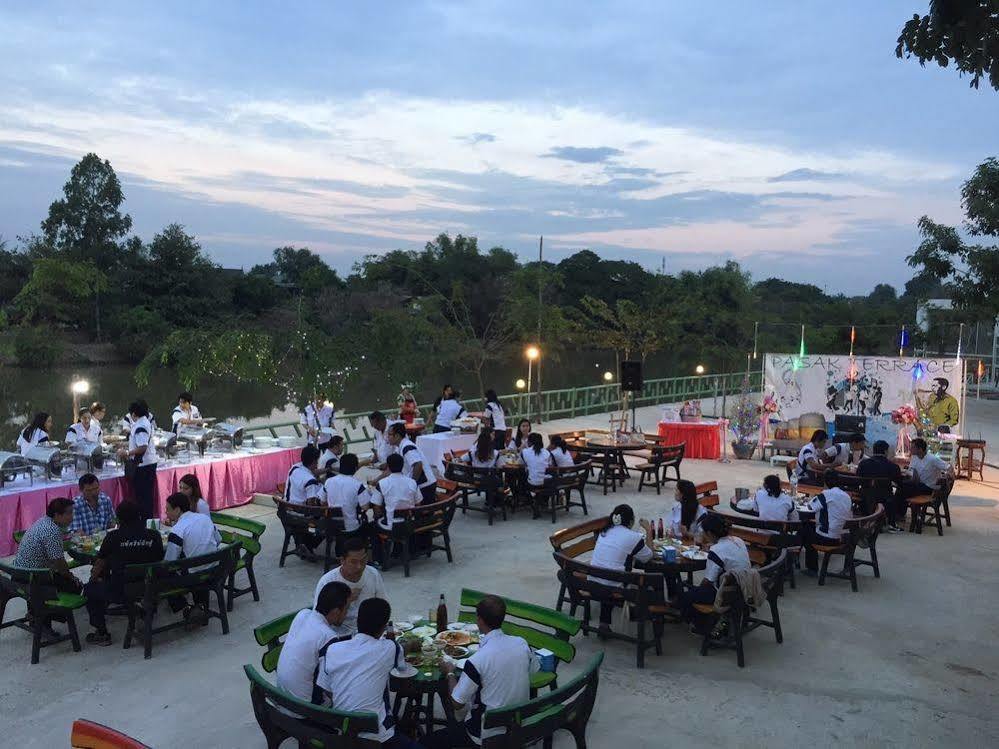 Toh Buk Seng Ayutthaya Hotel Esterno foto